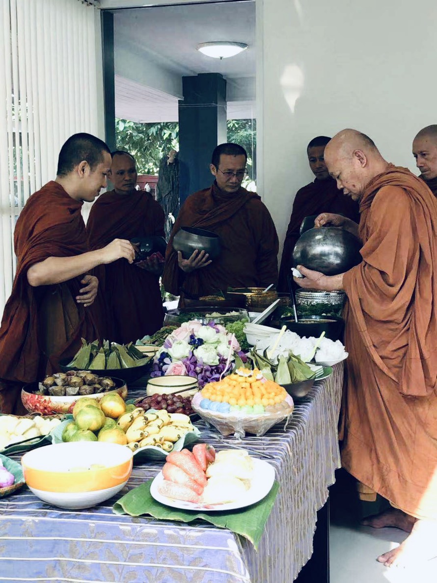 ทำบุญออฟฟฟิศ 2561
